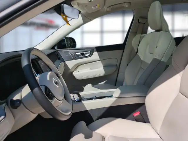 Volvo XC60 view 13