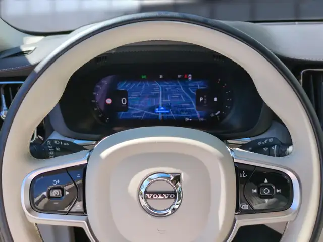 Volvo XC60 view 15