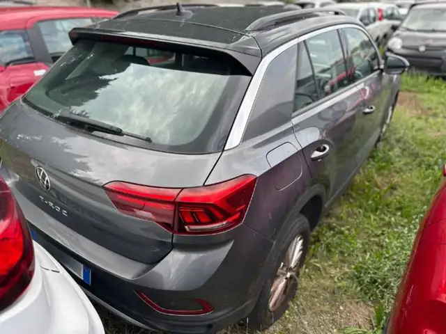 Volkswagen T-Roc view 5