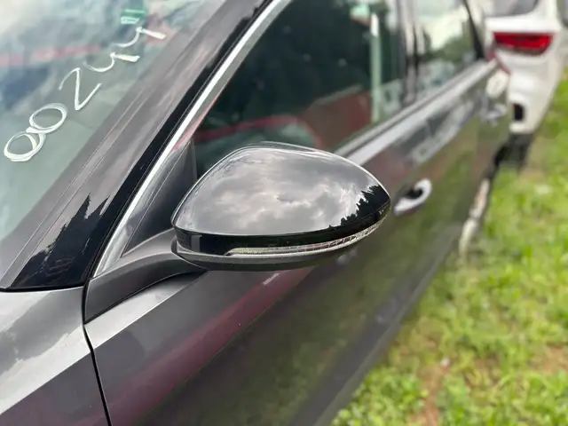 Volkswagen T-Roc view 6