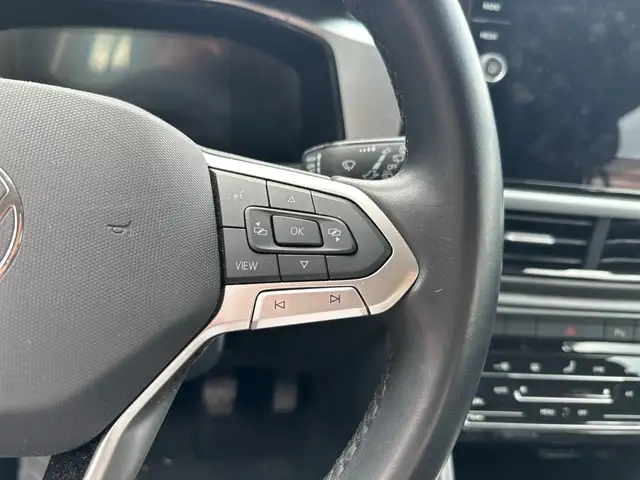 Volkswagen T-Roc view 14