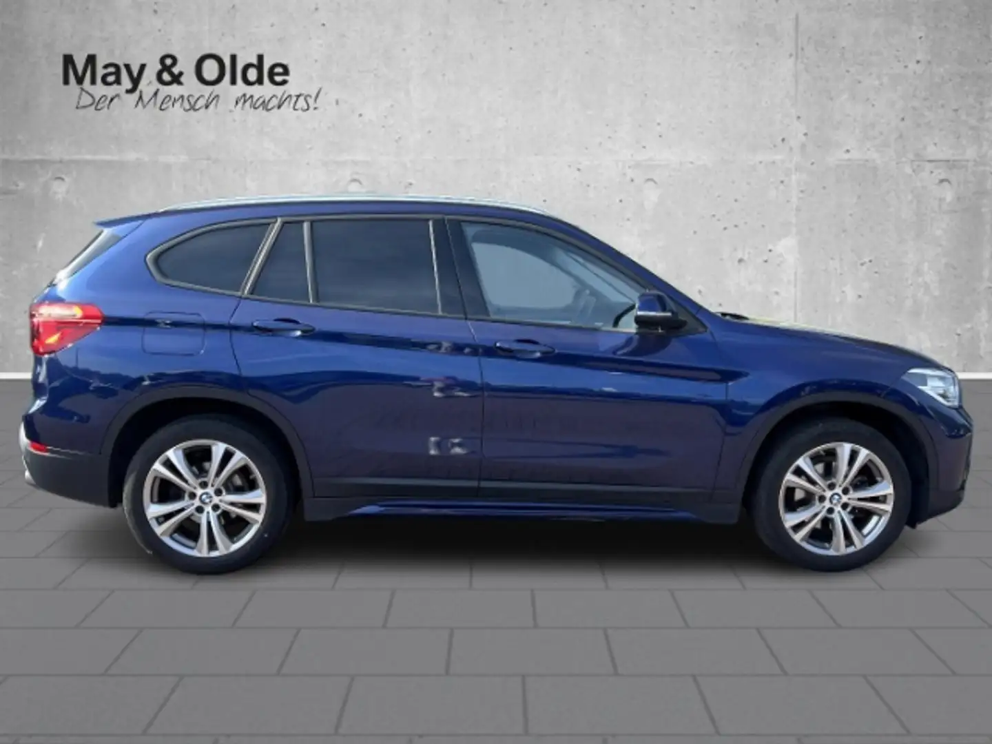 BMW X1 18d xDrive Aut. Sport Line LED Navi AHK Pano Azul - 2