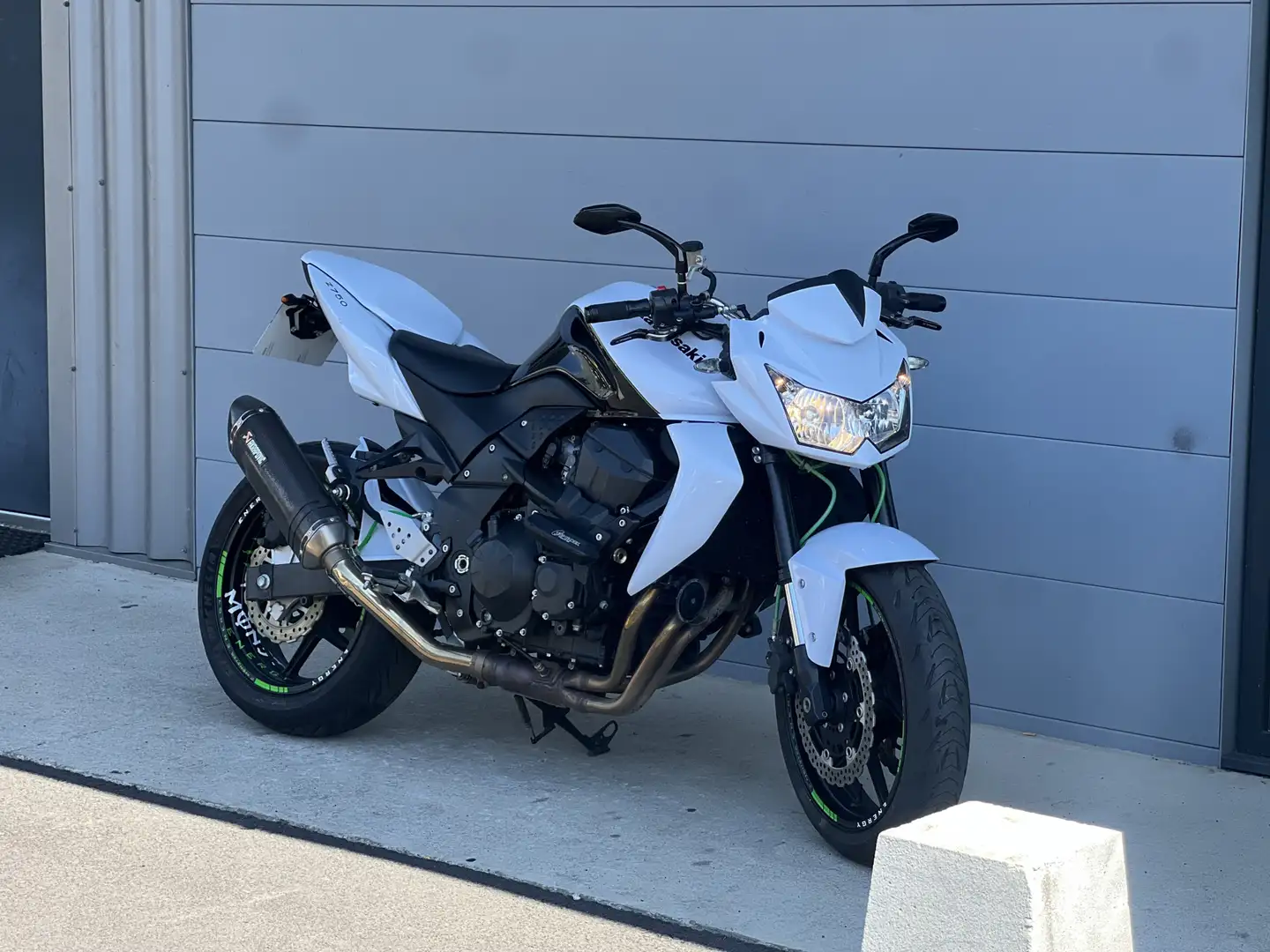 Kawasaki Z 750 Alb - 2