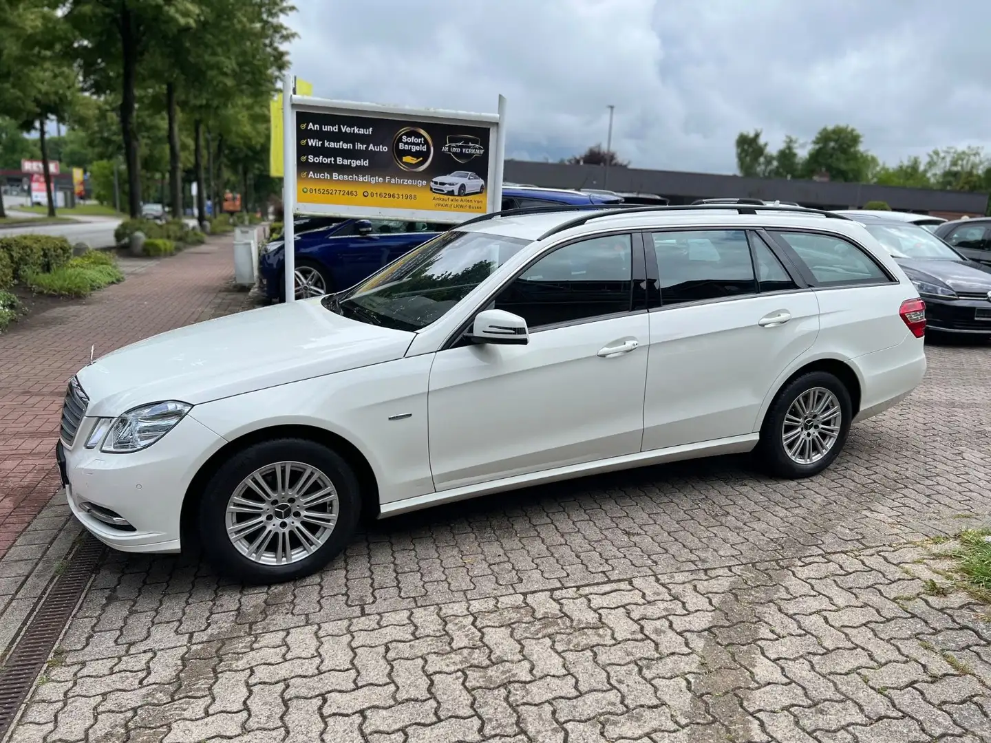 Mercedes-Benz E 200 T-Modell 200  +AHK+Navi+R-Kamera+ Blanc - 1