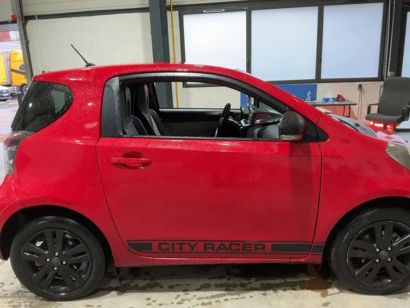 Toyota iQ 100 VVT-i City Racer MultiDrive Rot - 2