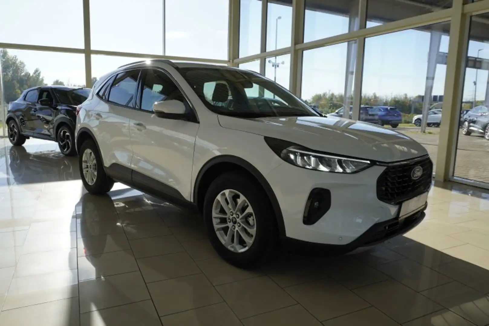 Ford Kuga 1,5 186PS Aut.5*J.Gar/LED/Navi/Winterp.       ** White - 2