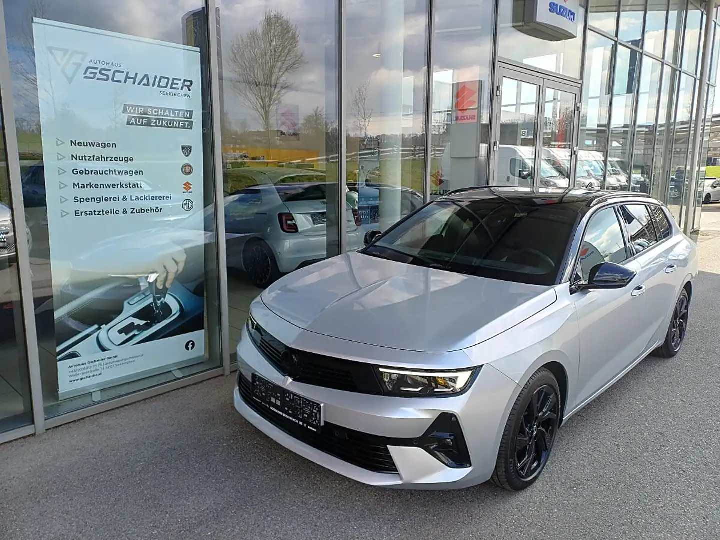 Opel Astra ST 1,2 Turbo GS Aut. Silber - 1