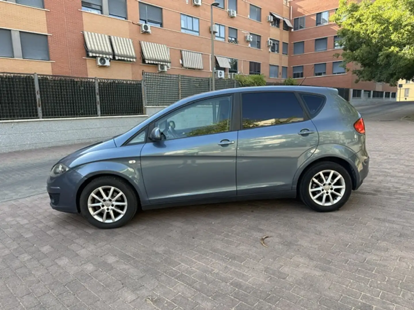 SEAT Altea 1.6TDI CR S&S Style E-eco. Azul - 2