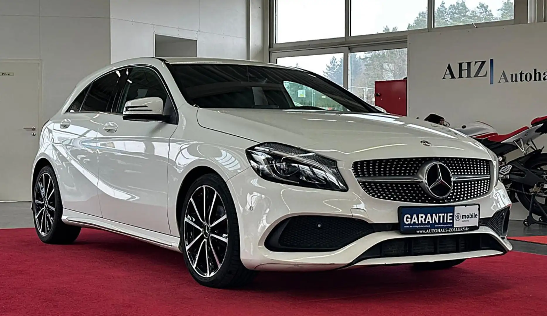 Mercedes-Benz A 180 CDI   AMG Line  LED NAVI RFK LEDER Weiß - 1