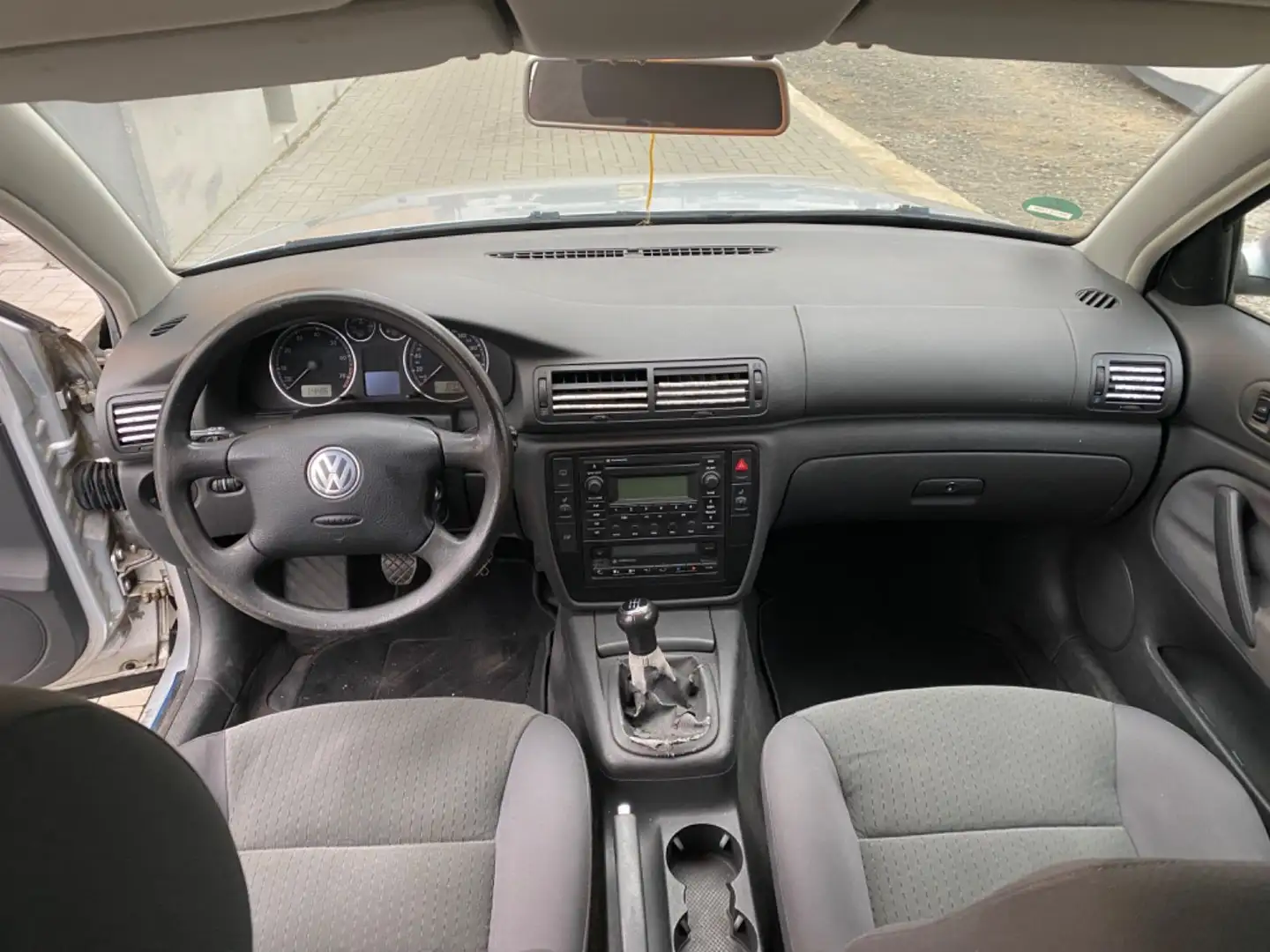Volkswagen Passat Variant 2.0 Comfortline Family Klima SHZ Silver - 2