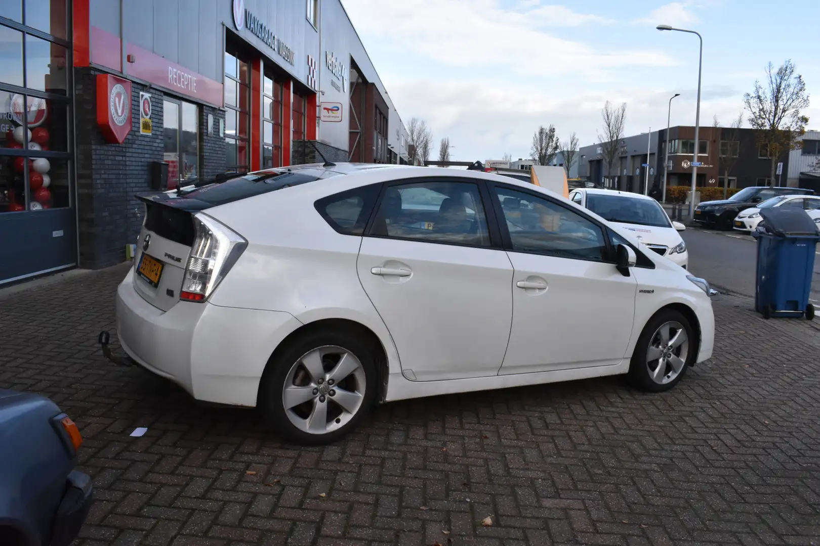 Toyota Prius 1.8 Dynamic Business Hybride meeneemprijs 5950,- Alb - 1