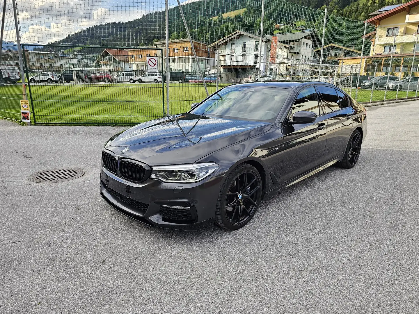 BMW 530 530d xDrive Aut. Grau - 1