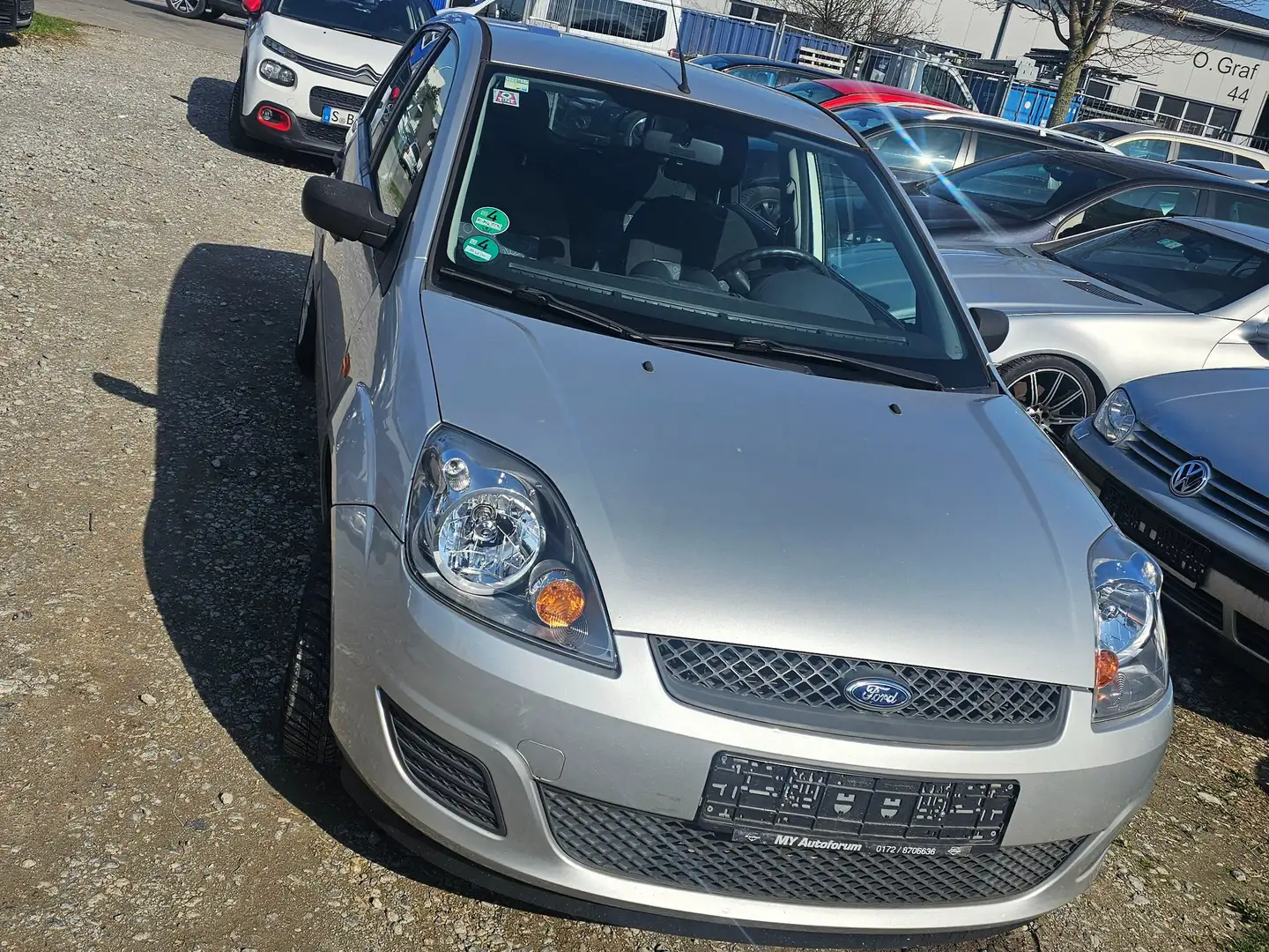 Ford Fiesta 1.3 Connection Silber - 1