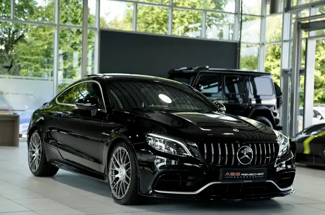 Mercedes-Benz C 63 Amg view 5