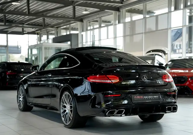 Mercedes-Benz C 63 Amg view 9
