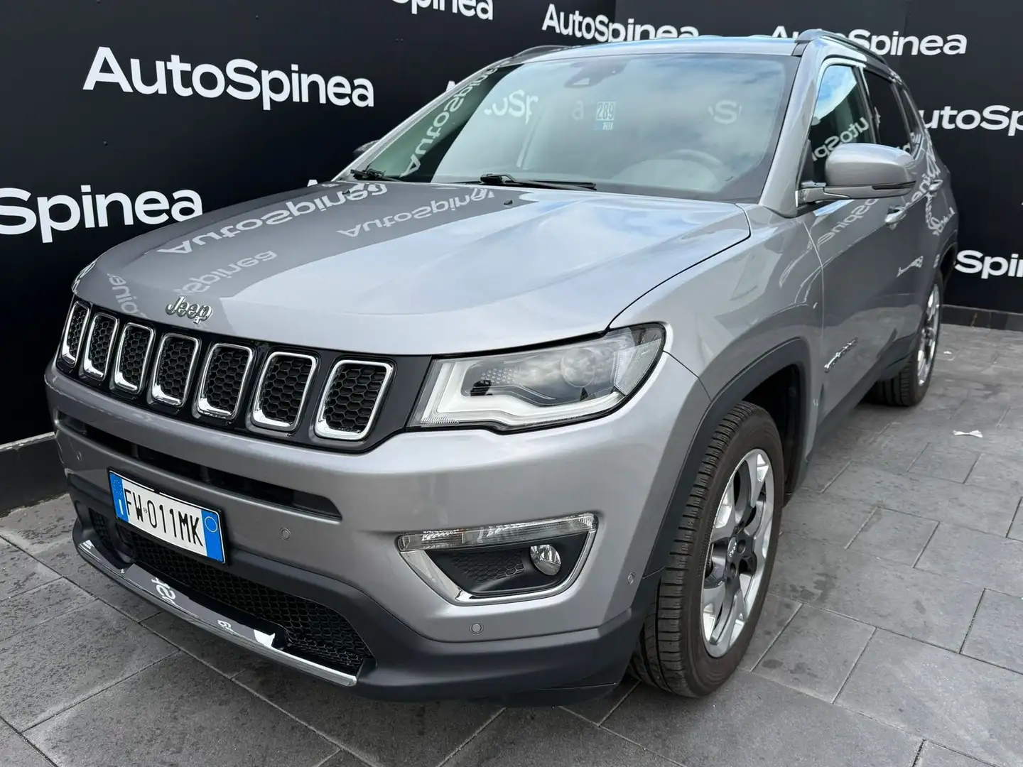 Jeep Compass Compass 1.6 Multijet II 2WD Limited Zilver - 1