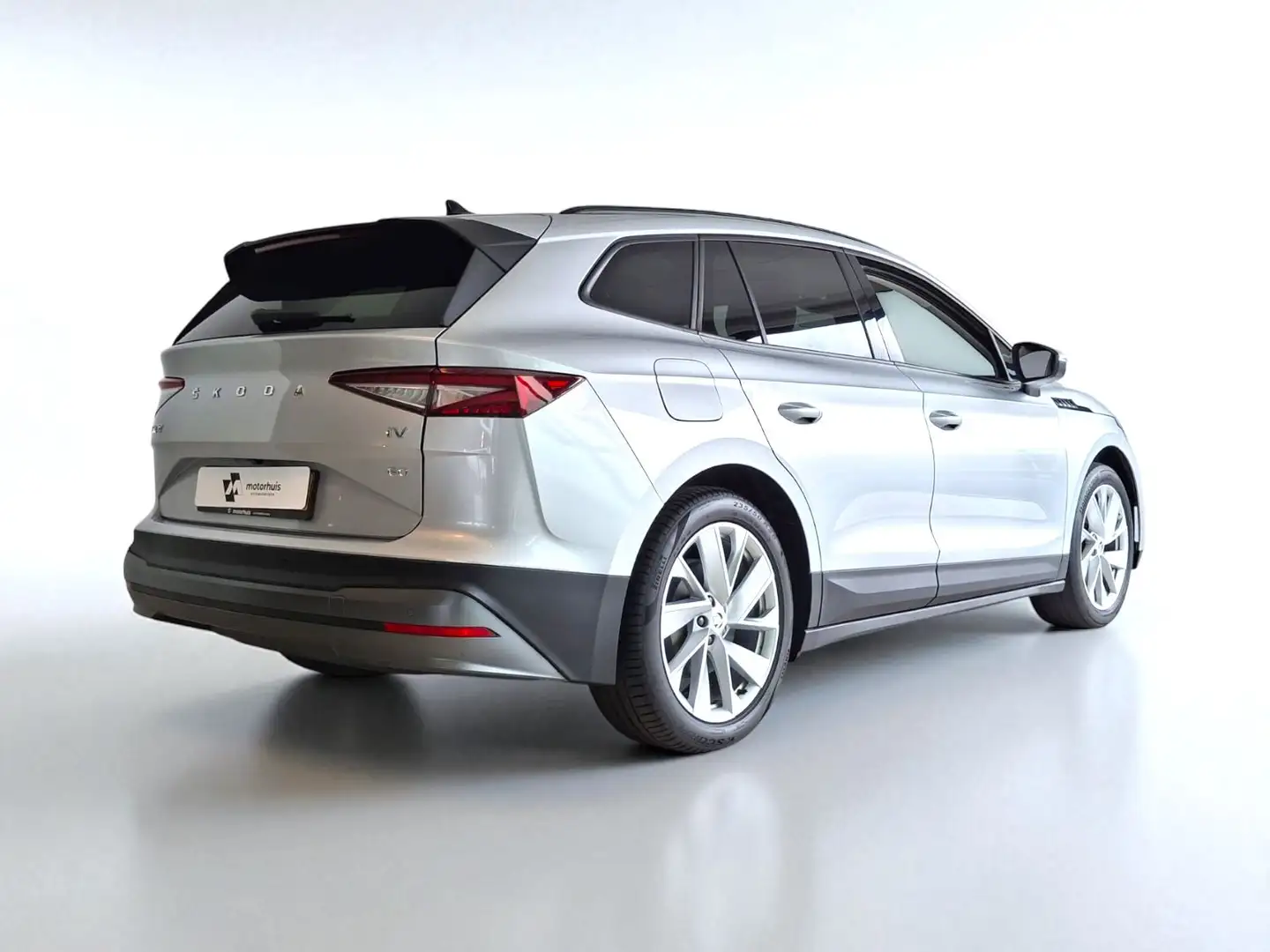 Skoda Enyaq Iv 60 kWh First Edition 180pk NAVI CAMERA WINTERPA Zilver - 2