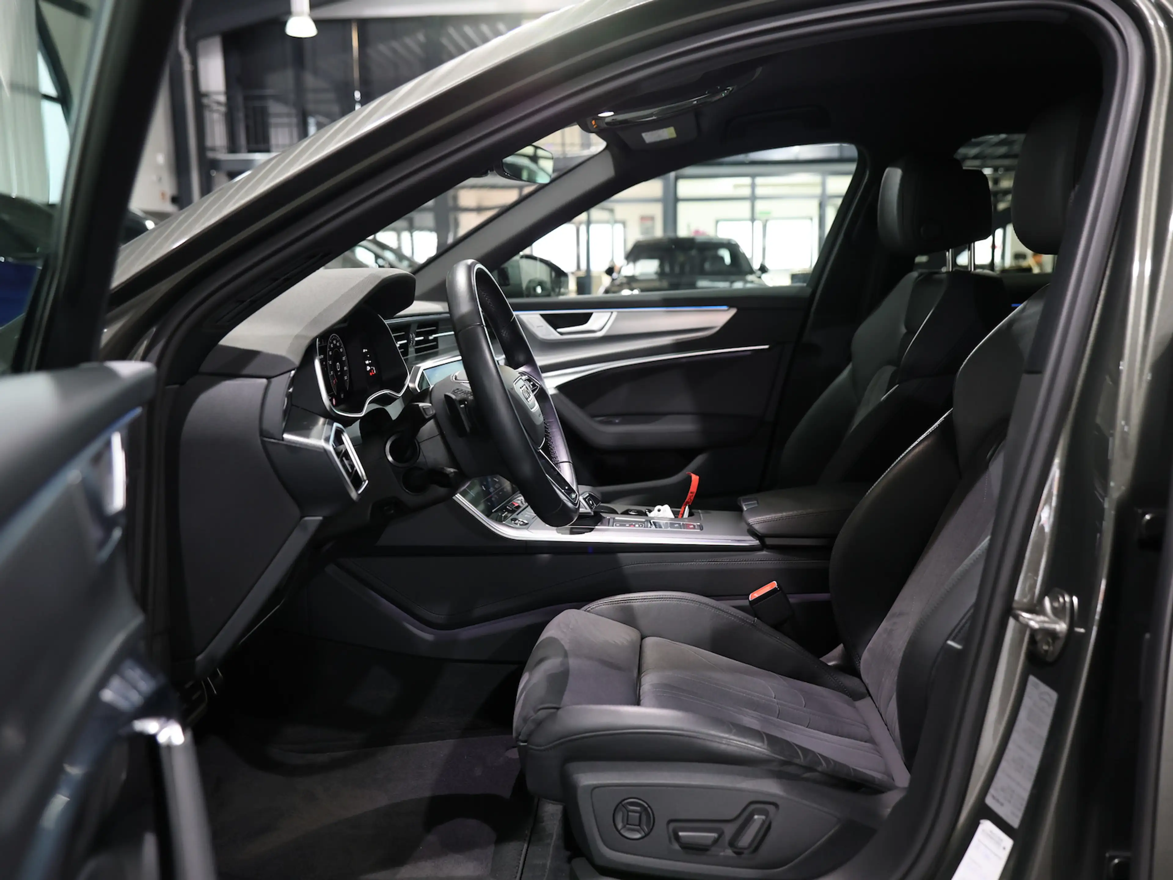 Audi A6 allroad 50 TDI INDIVIDUAL EXCLUSIVE BLACK — photo 13