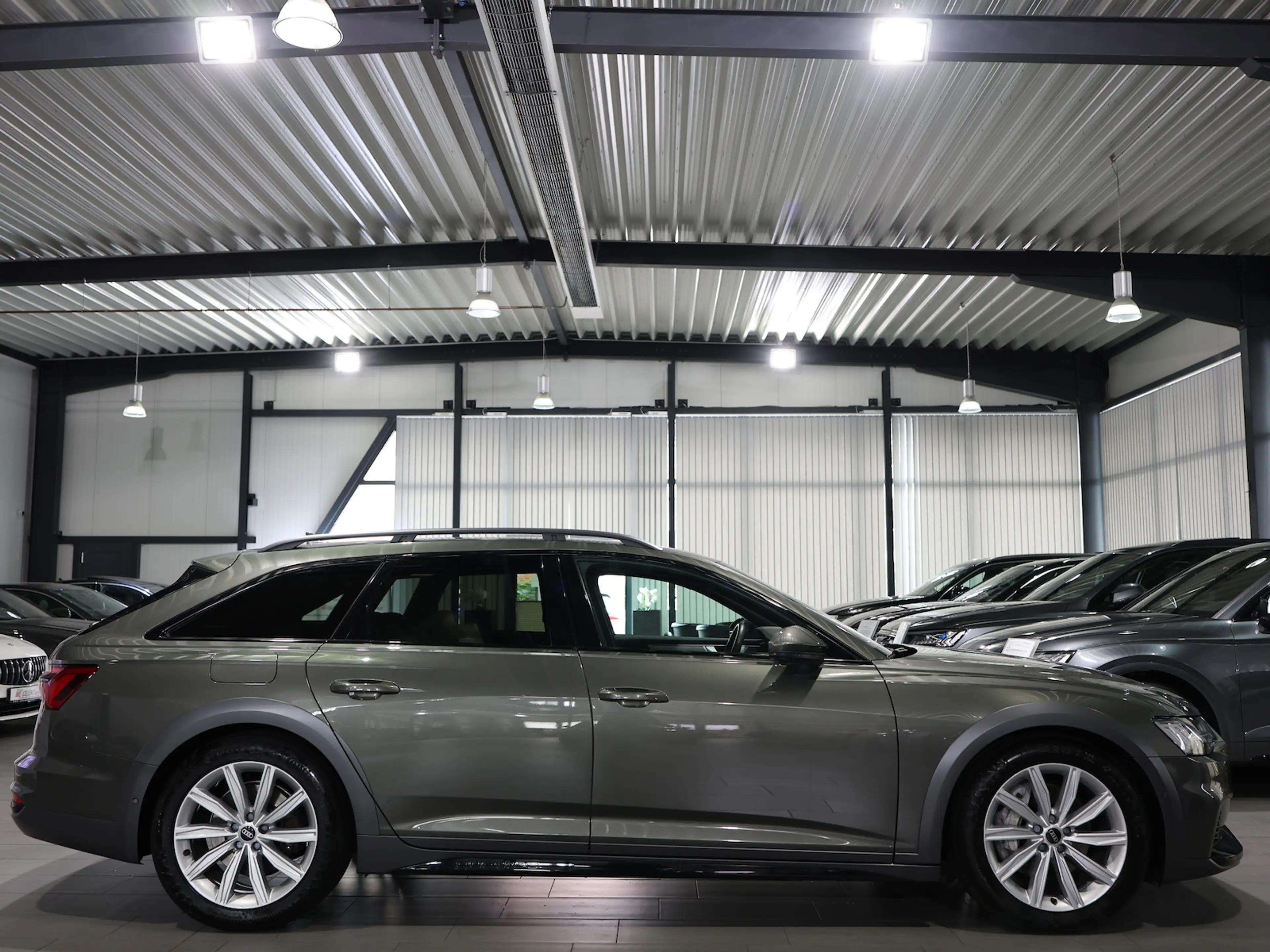 Audi A6 allroad 50 TDI INDIVIDUAL EXCLUSIVE BLACK — photo 8