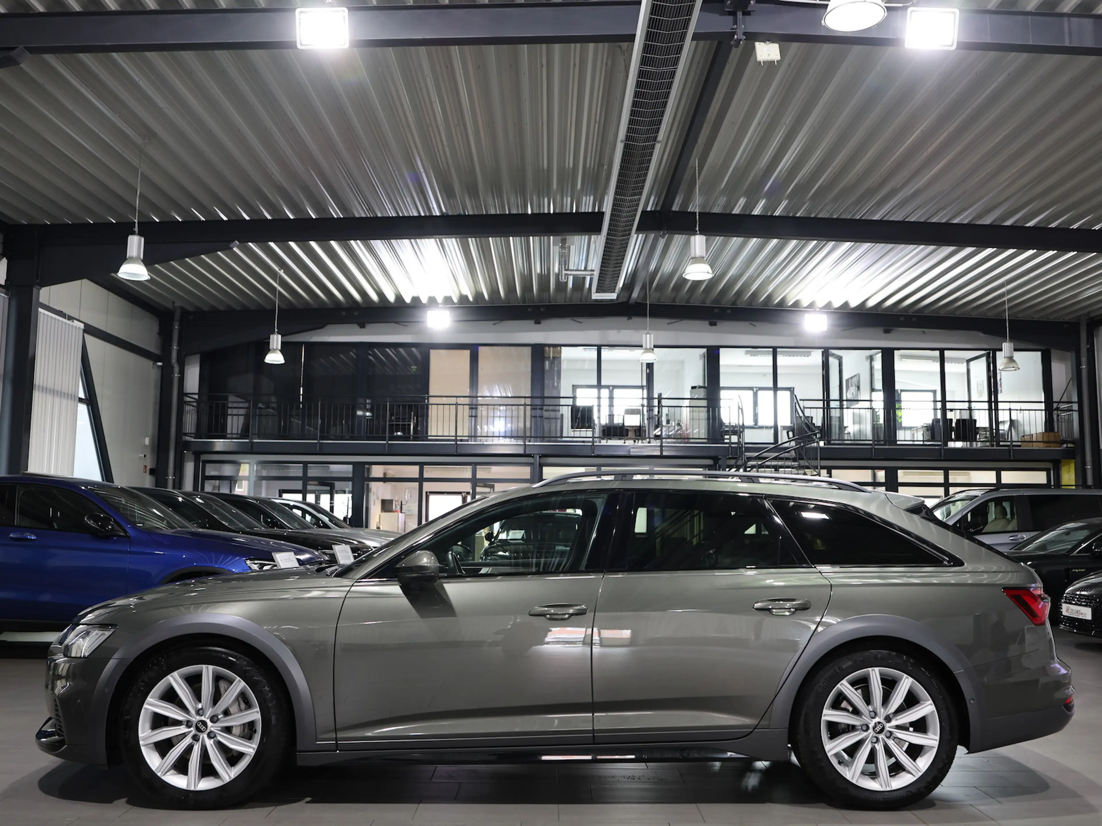 Audi A6 allroad 50 TDI INDIVIDUAL EXCLUSIVE BLACK — photo 7
