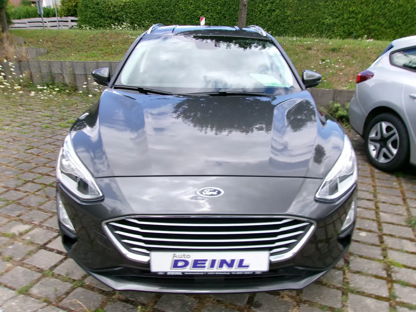Ford Focus Cool & Connect Gris - 2
