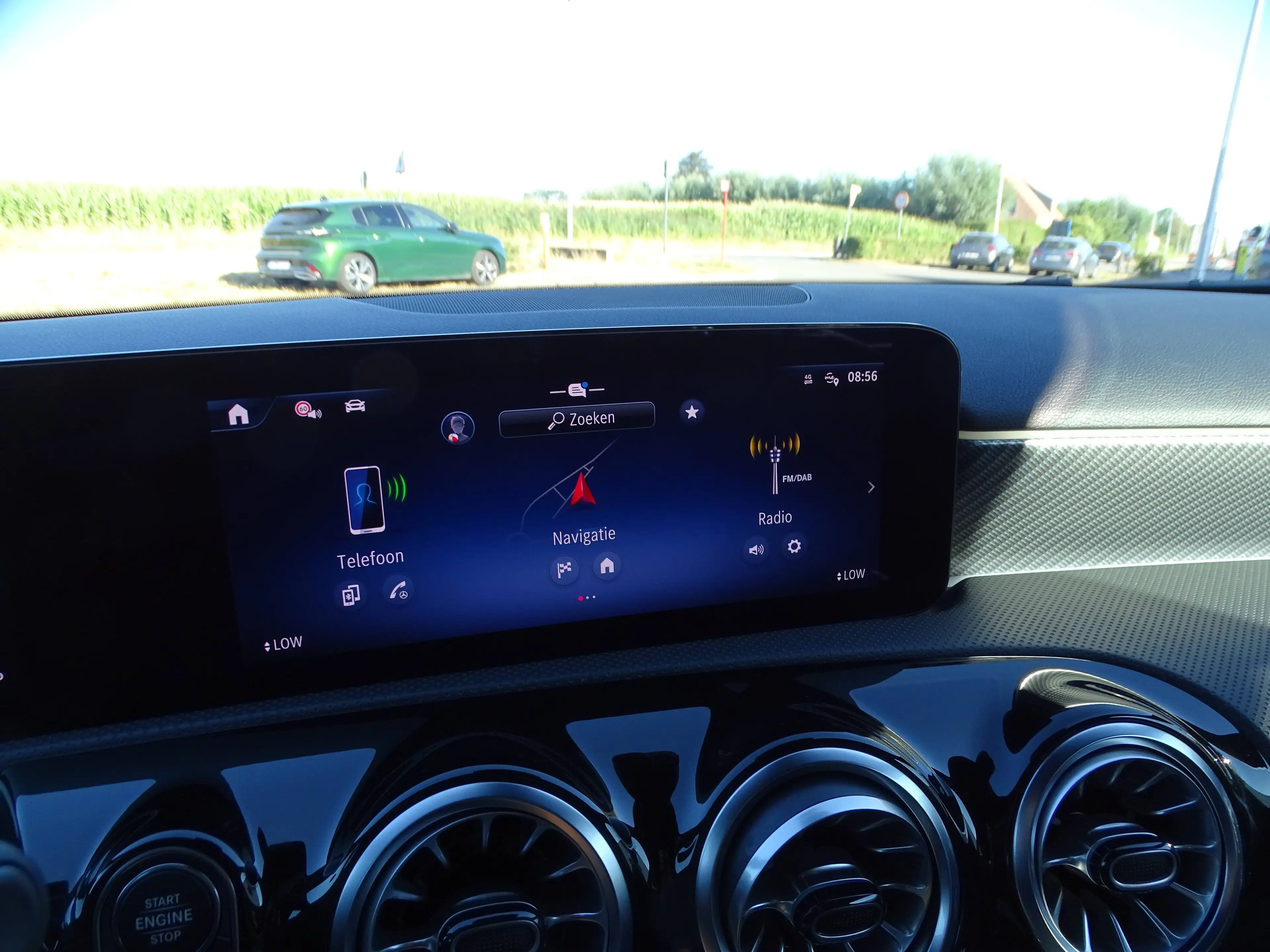 Mercedes-Benz A 250 A 250 e PHEV Luxury Line (160 kW) — photo 10