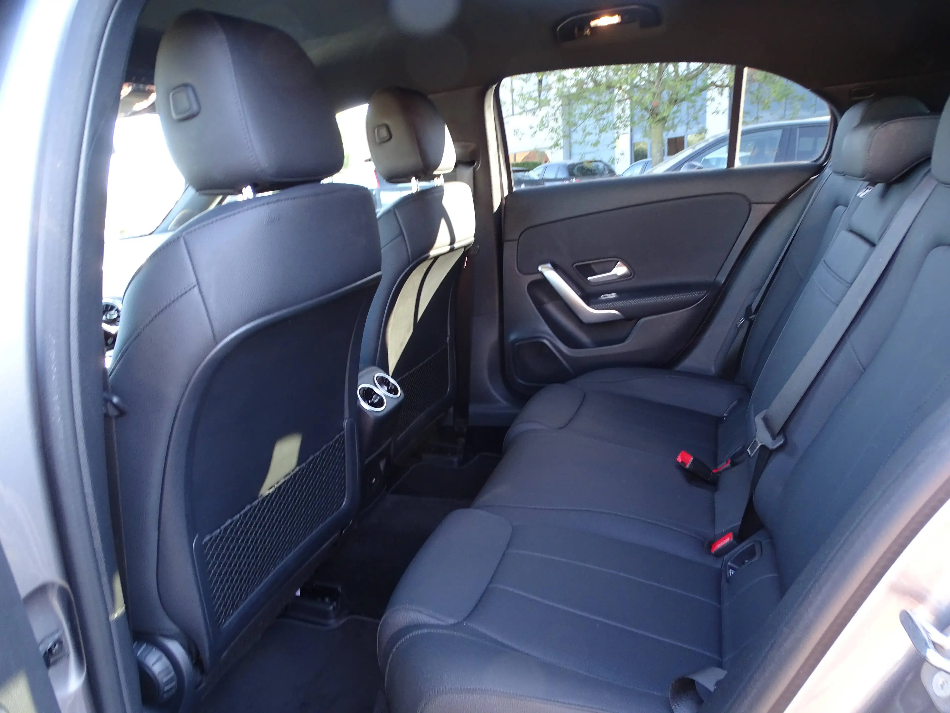 Mercedes-Benz A 250 A 250 e PHEV Luxury Line (160 kW) — photo 8