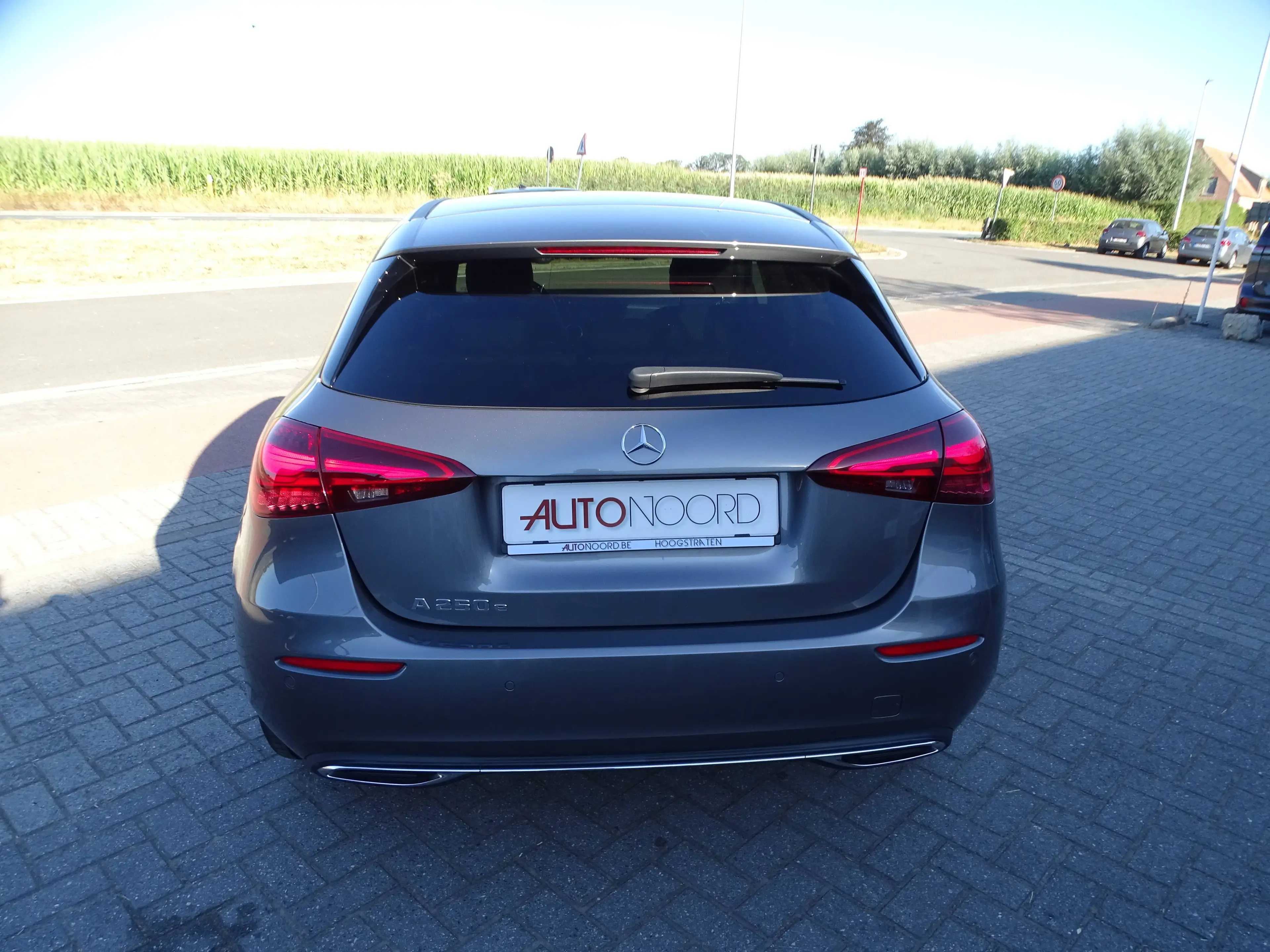 Mercedes-Benz A 250 A 250 e PHEV Luxury Line (160 kW) — photo 14