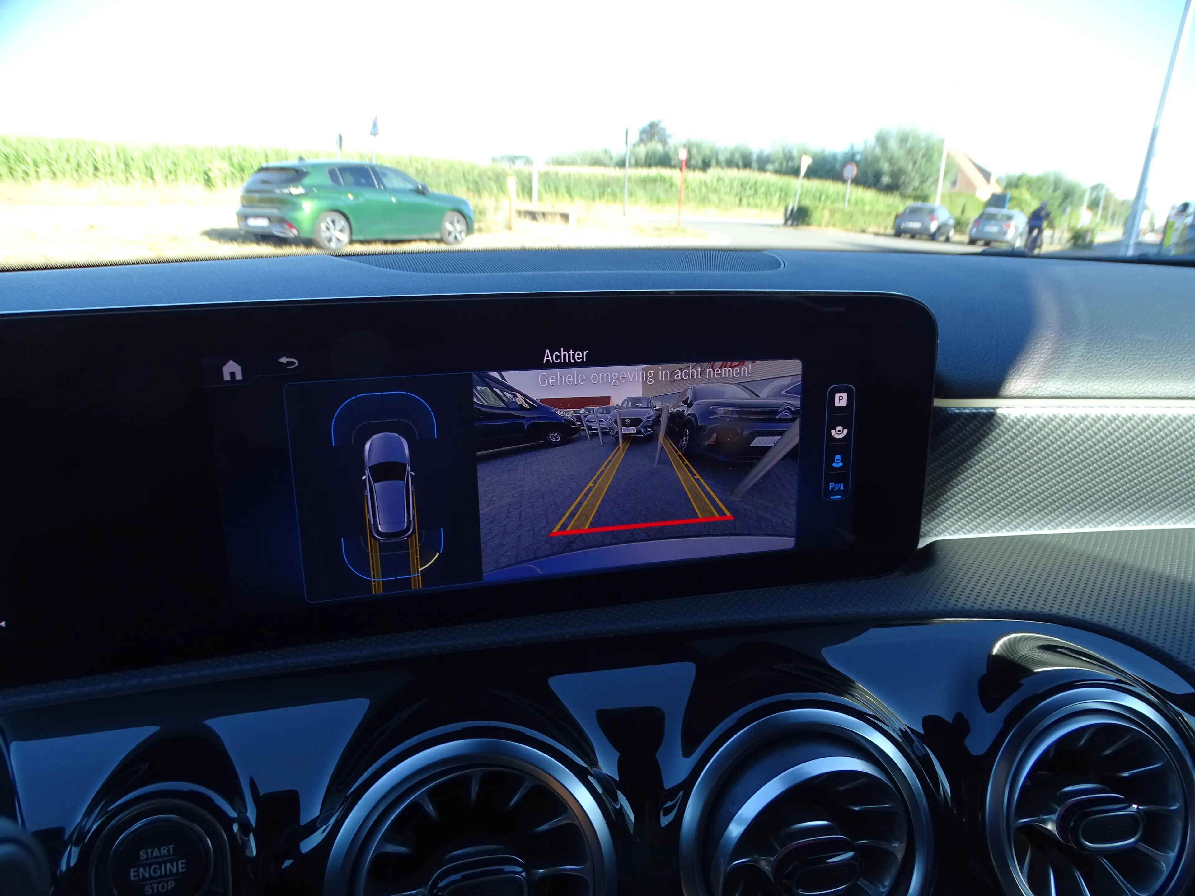 Mercedes-Benz A 250 A 250 e PHEV Luxury Line (160 kW) — photo 11
