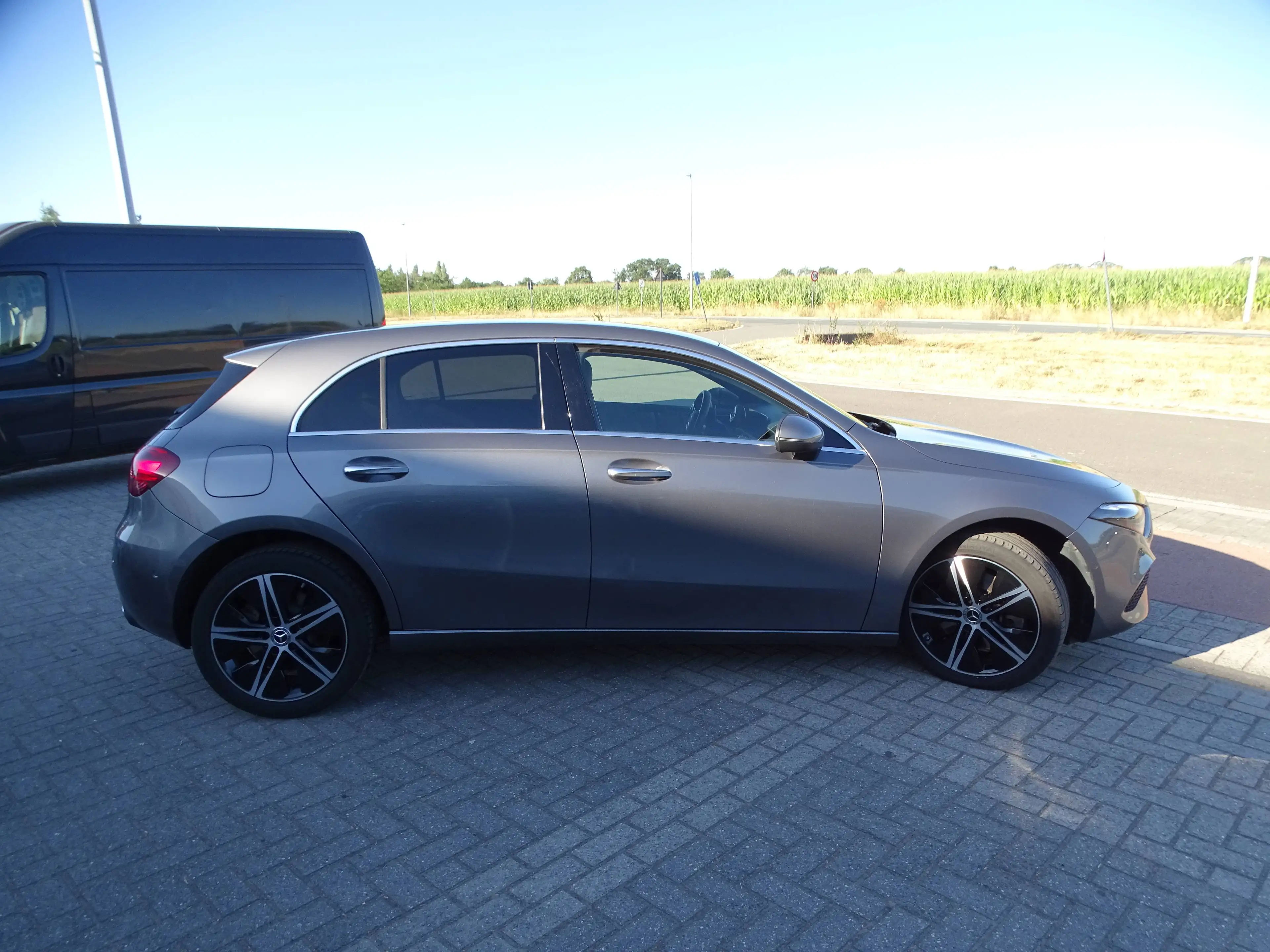 Mercedes-Benz A 250 A 250 e PHEV Luxury Line (160 kW) — photo 3