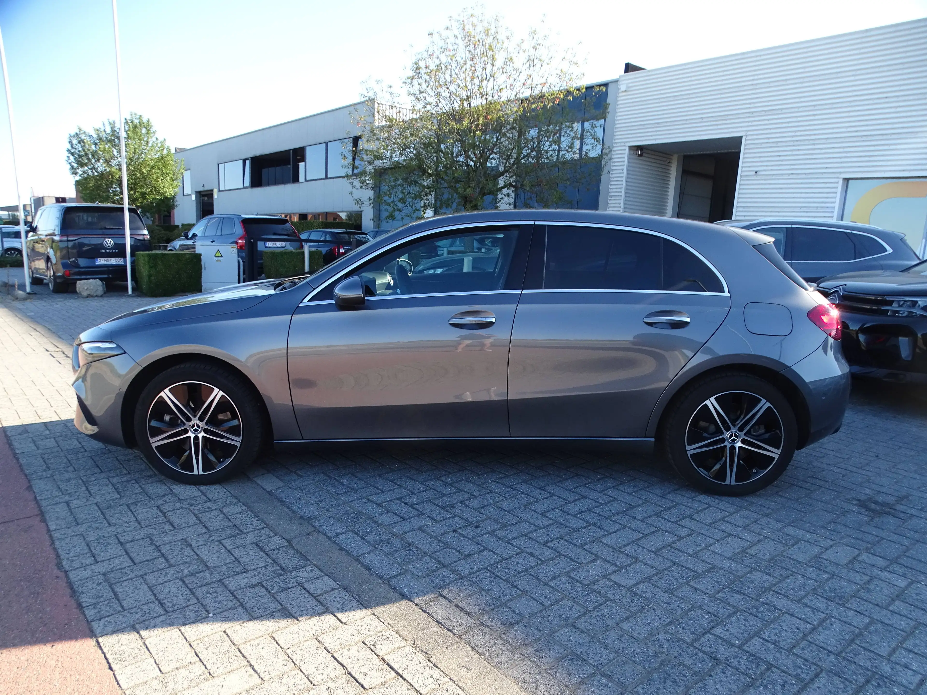 Mercedes-Benz A 250 A 250 e PHEV Luxury Line (160 kW) — photo 5