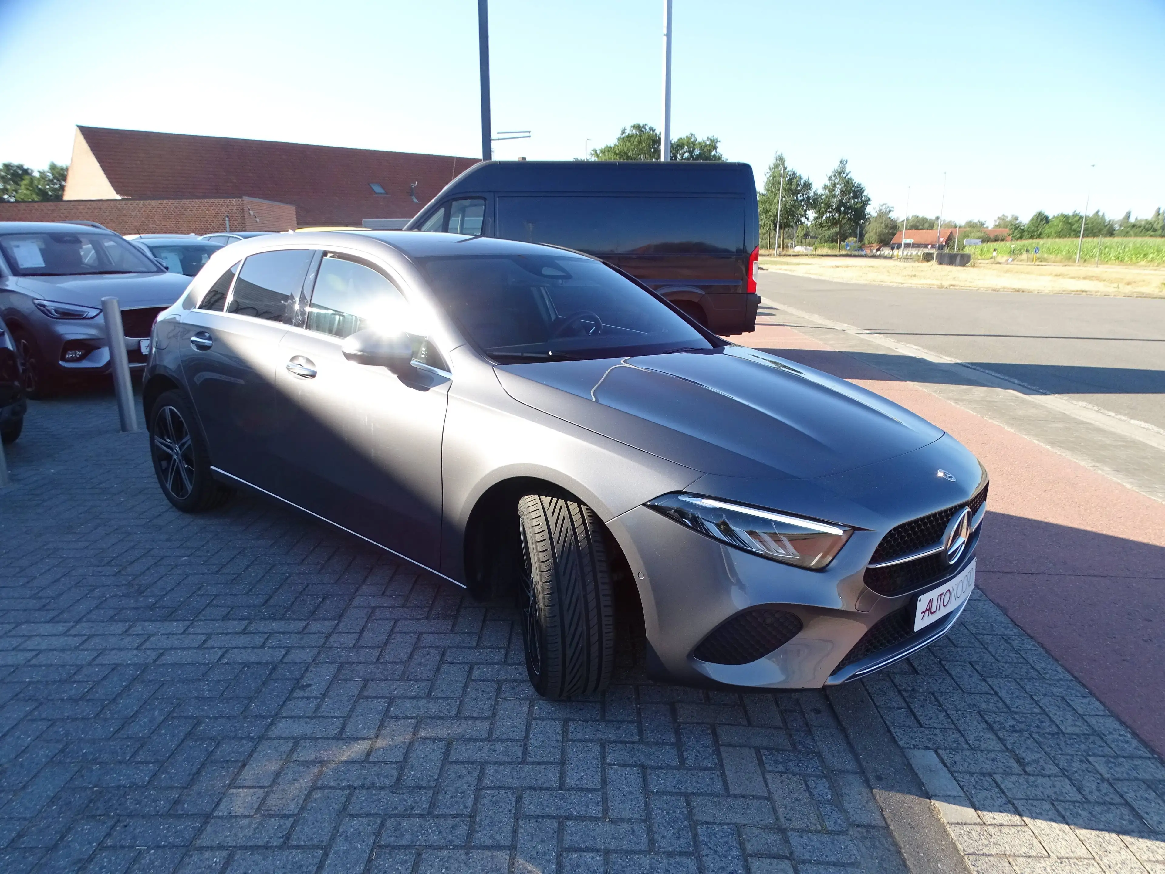 Mercedes-Benz A 250 A 250 e PHEV Luxury Line (160 kW) — photo 2