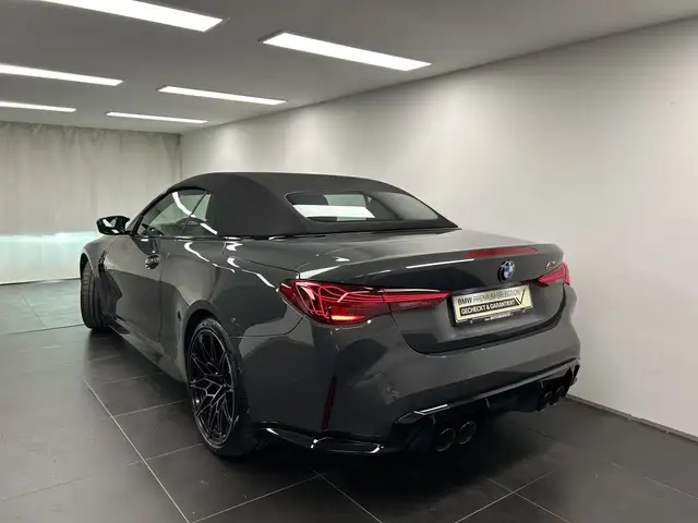 BMW M4 view 10