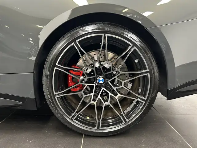 BMW M4 view 6