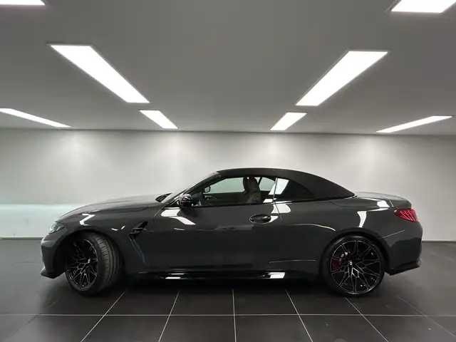 BMW M4 view 2