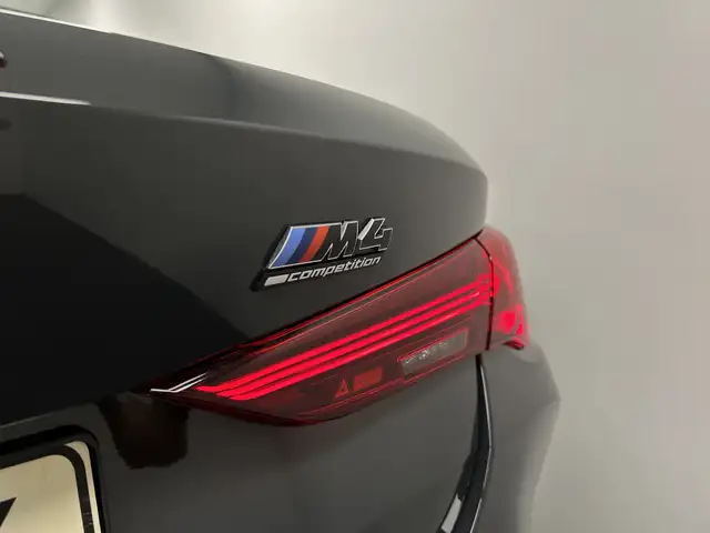 BMW M4 view 12