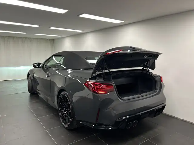BMW M4 view 11