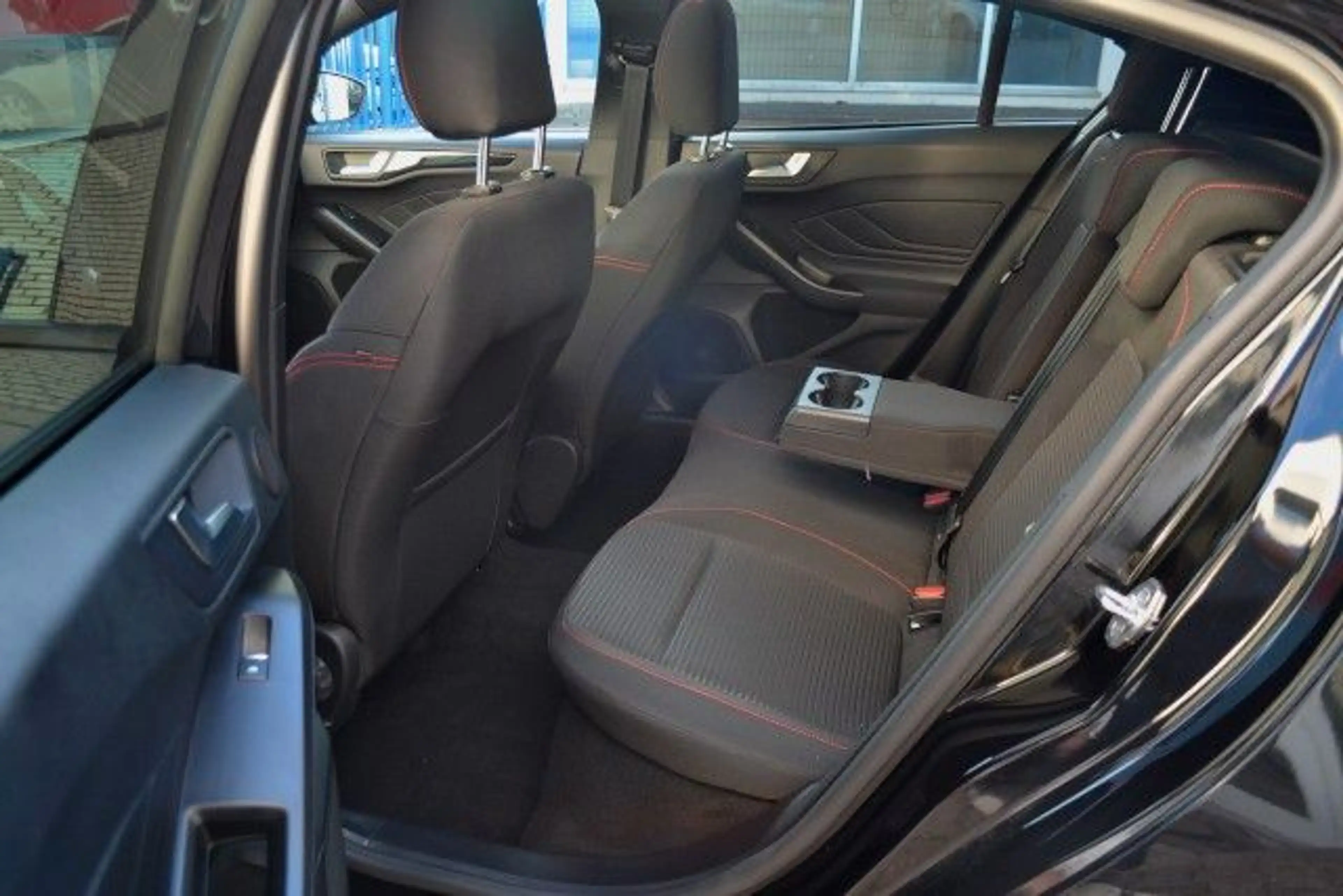 Ford Focus Lim. ST-Line X Glasdach Kamera  B&O — photo 14