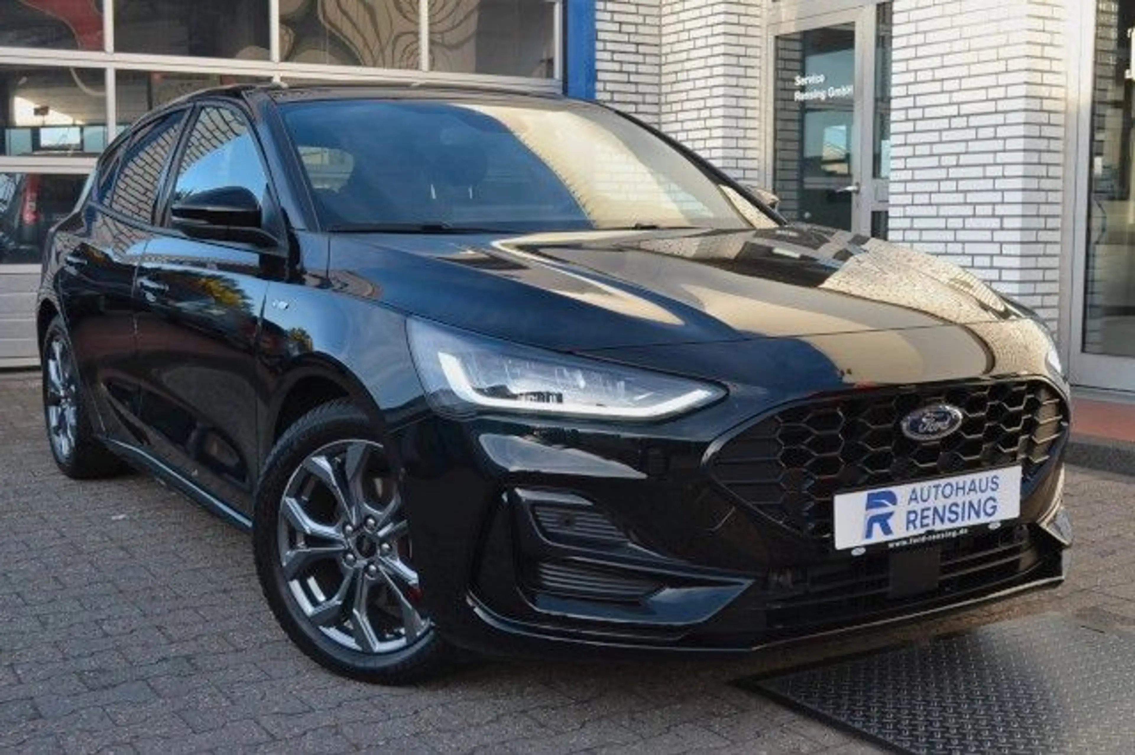 Ford Focus Lim. ST-Line X Glasdach Kamera  B&O