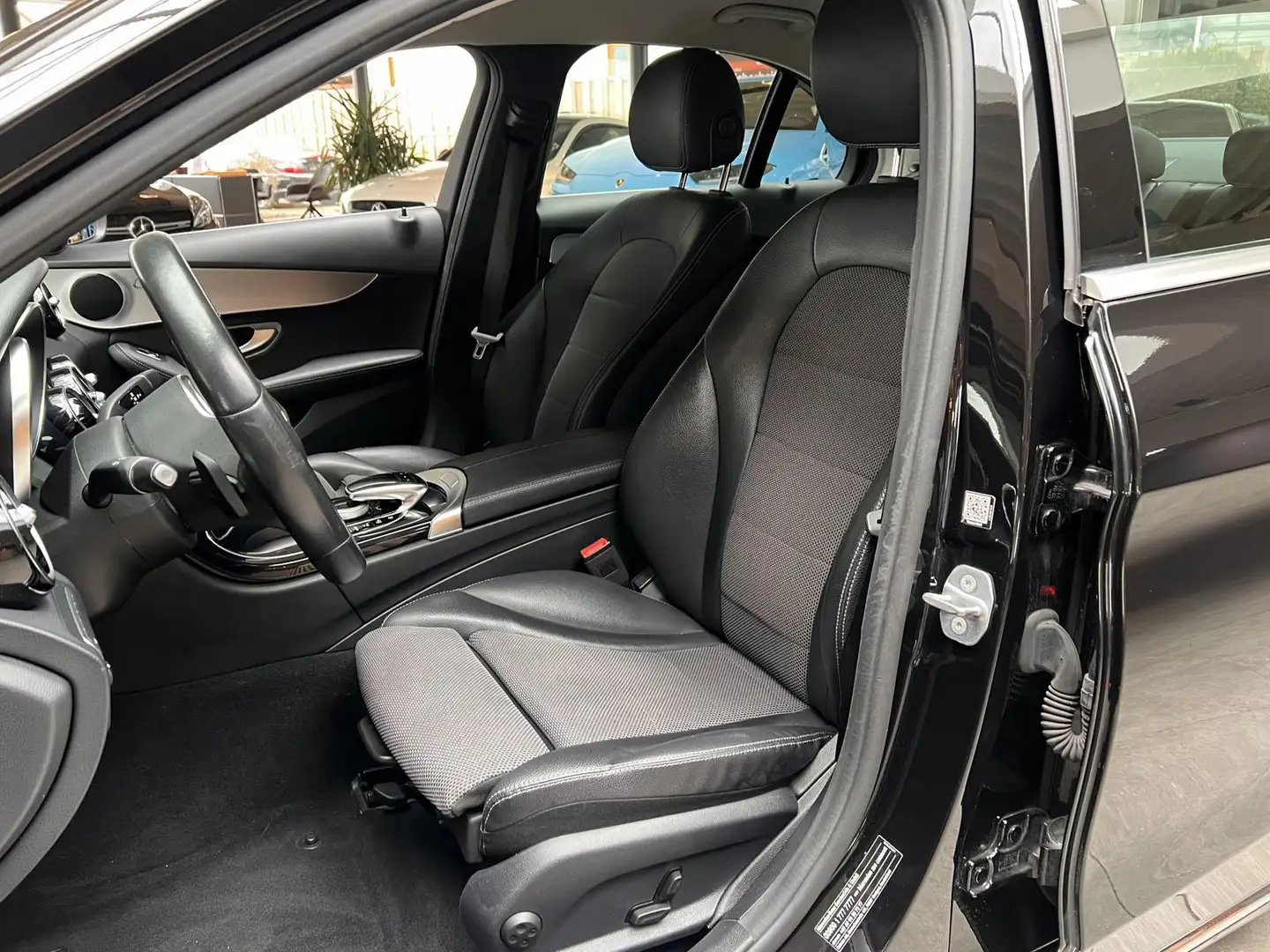 Mercedes-Benz C 180 C C 180 CGI Avantgarde LED NAVI Kamera Schwarz - 2