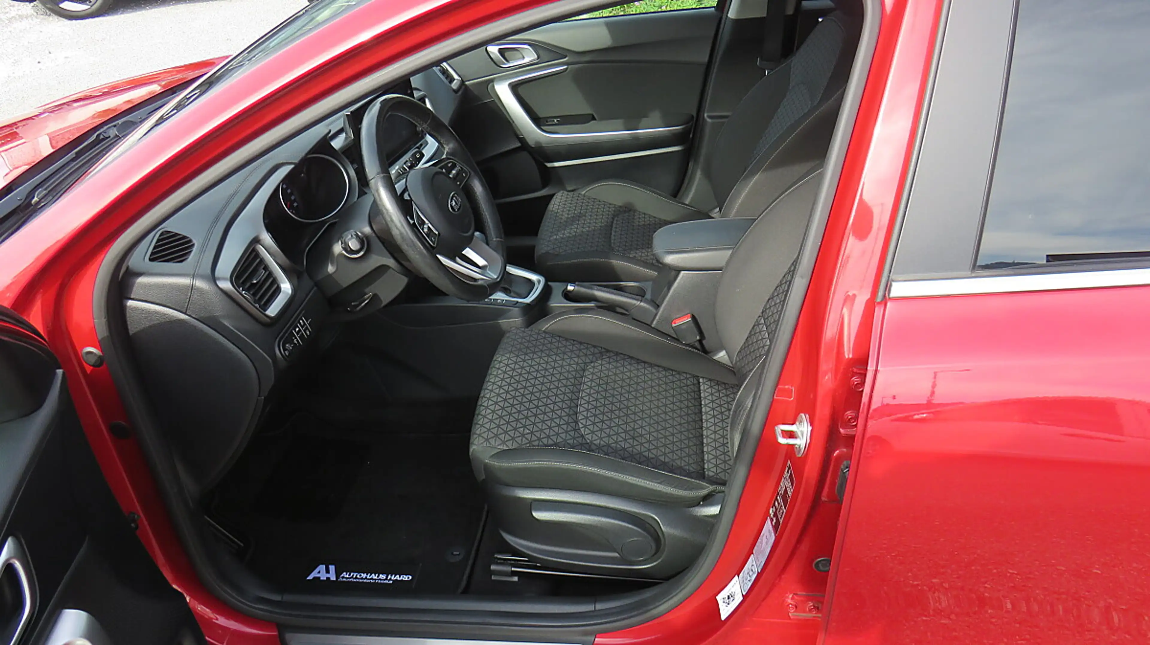 Kia XCeed Xceed 1,6 CRDI SCR Silber DCT Aut. — photo 15