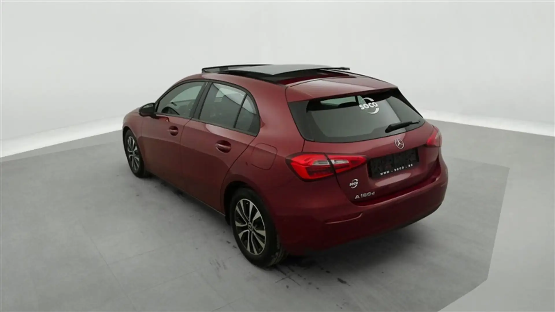 Mercedes-Benz A 180 A 180 d NAVI / TOIT OUVRANT / CAMERA / JA 16\ Rood - 2