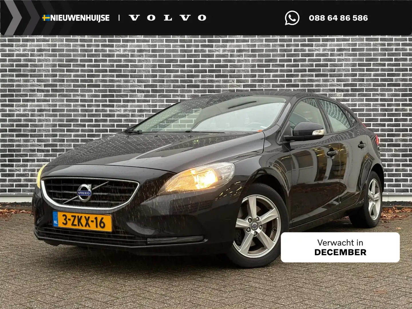 Volvo V40 1.6 T2 Momentum | Navigatie | Climate control | LE Zwart - 1