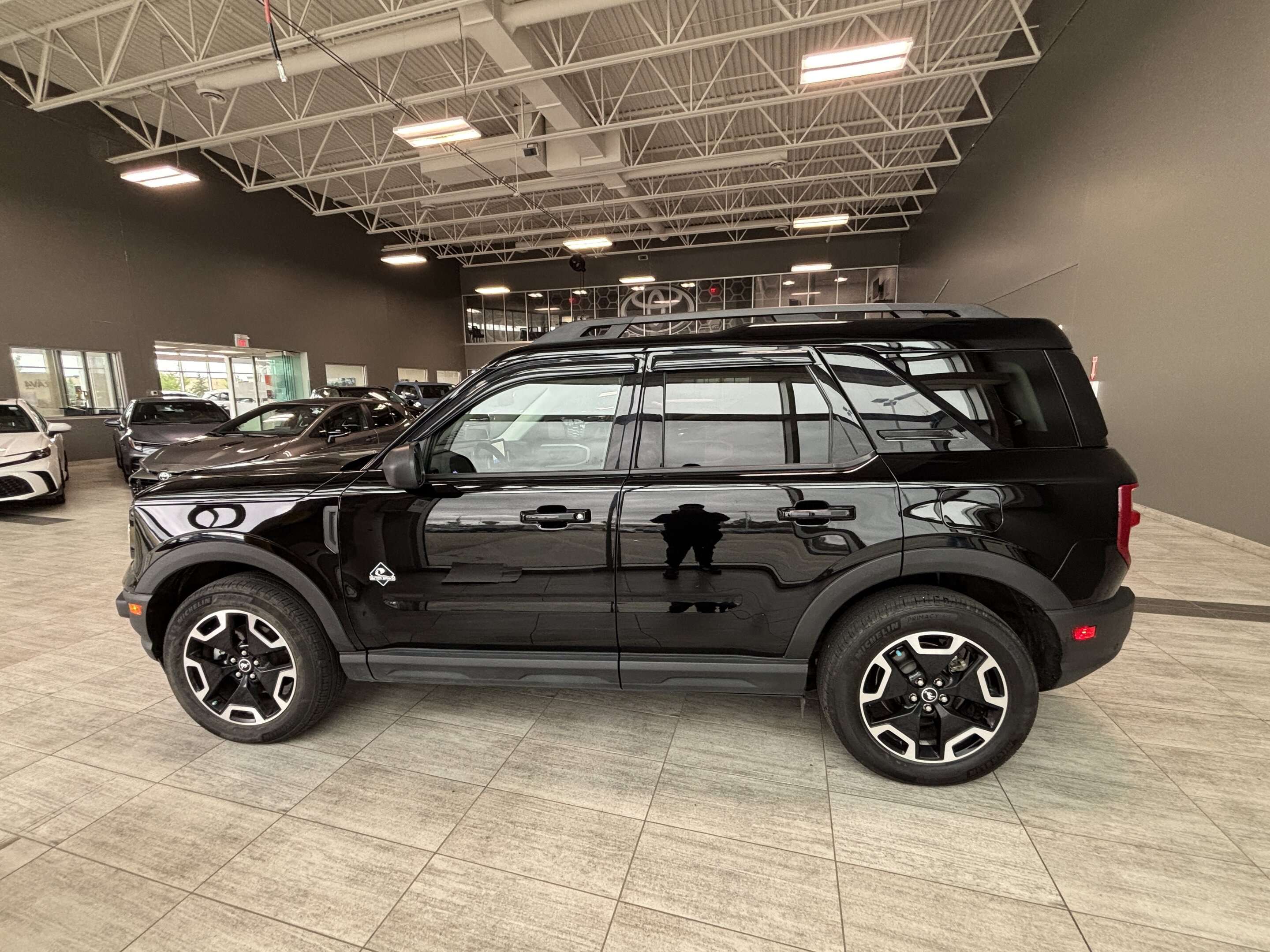 2023 Ford Bronco Sport Outer Banks | LOW KMS | Navy Interior | 3cyl Turbo — снимка 1