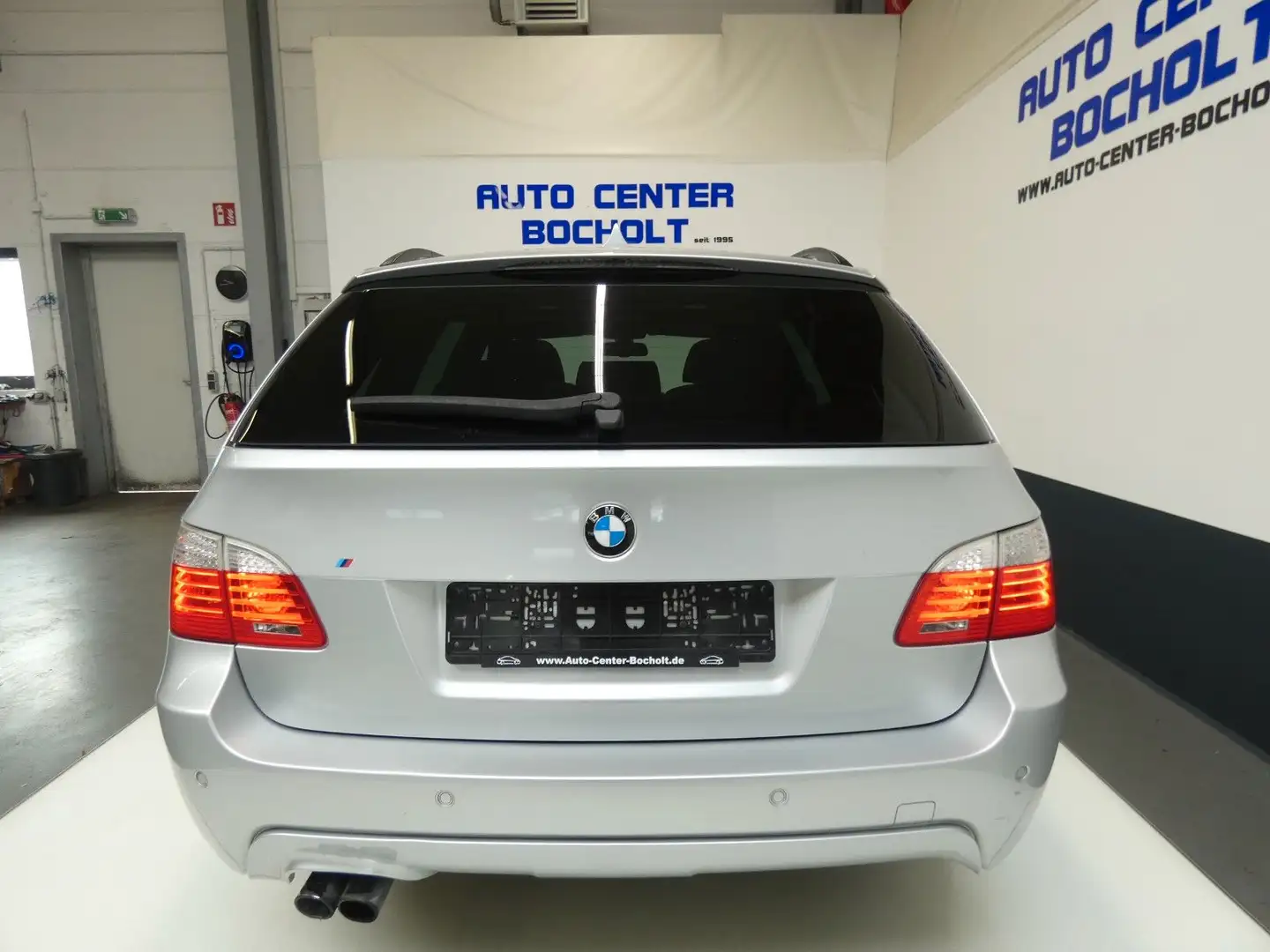 BMW 530 i E61*M Sportpaket*NaviProf*Panorma*HUD*Xenon Zilver - 2