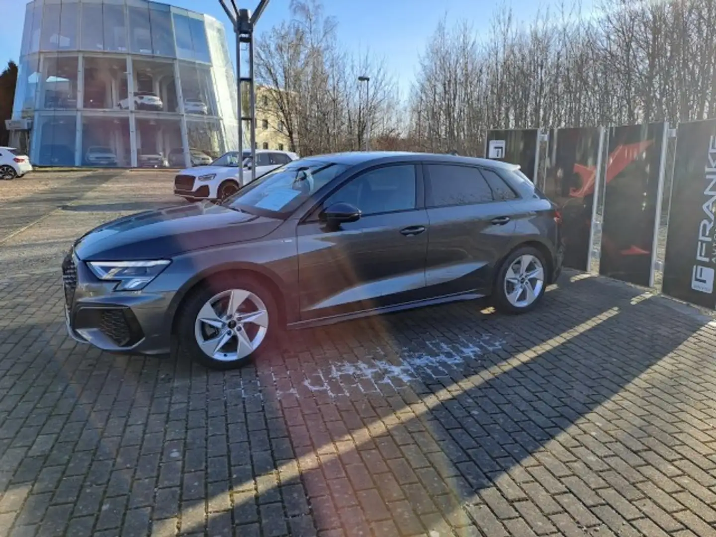 Audi A3 Sportback 35 TFSI S line S tronic LED*NAVI Klima Gris - 2