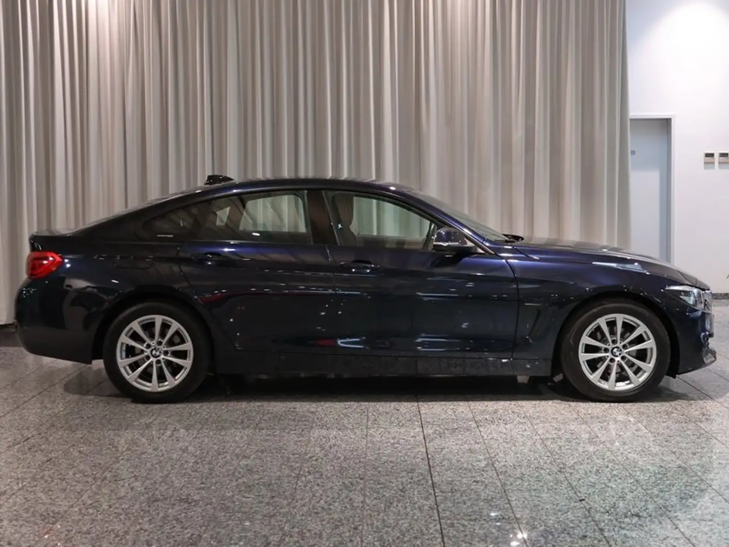 BMW 420 i xDrive Gran Coupé Advantage Head-Up DAB Bleu - 2