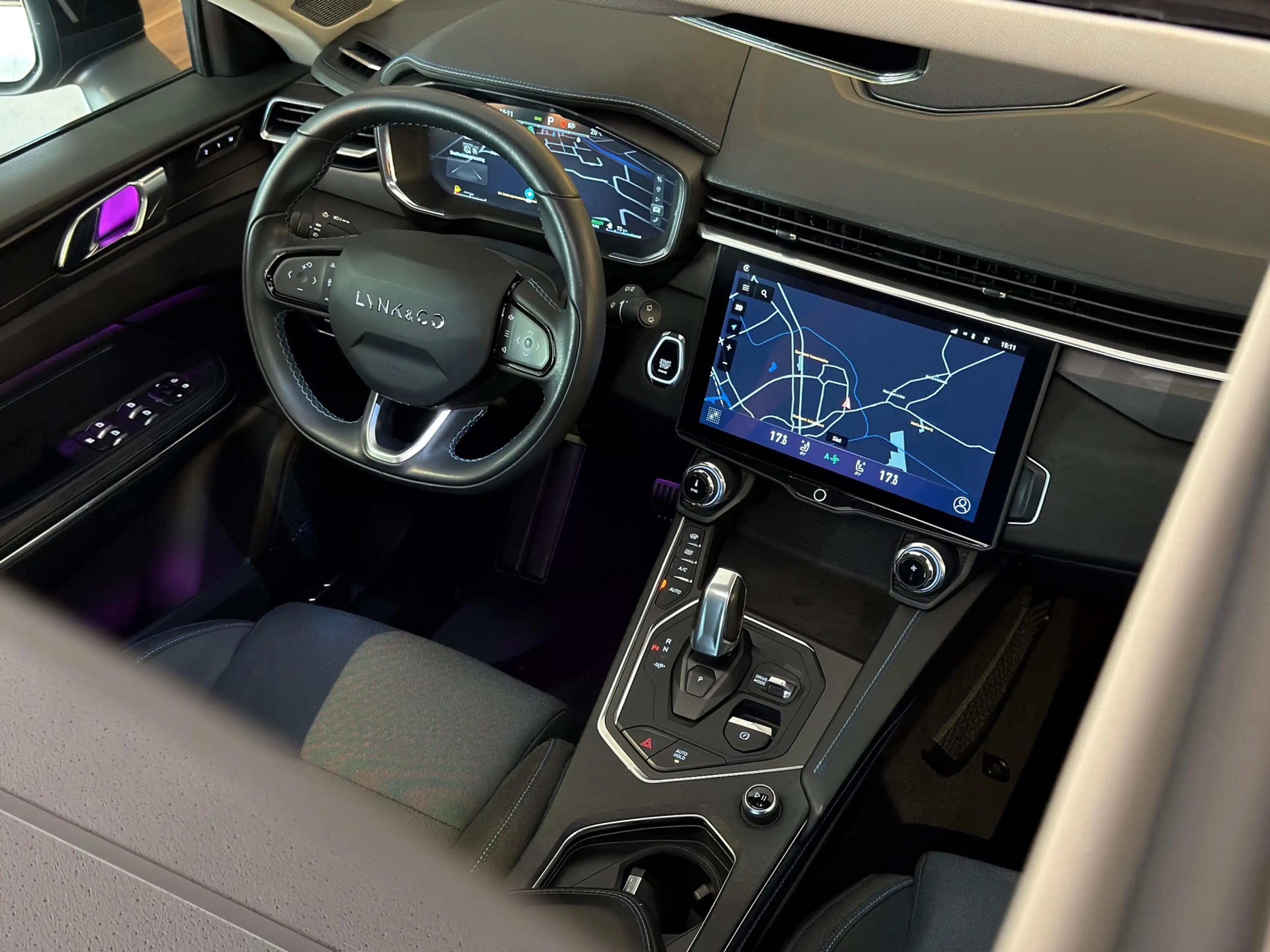 Lynk & Co 01 1.5 PHEV 261 PK |VIRTUAL|PANO|RAMVOL|PLUG-IN HYBRI — photo 2