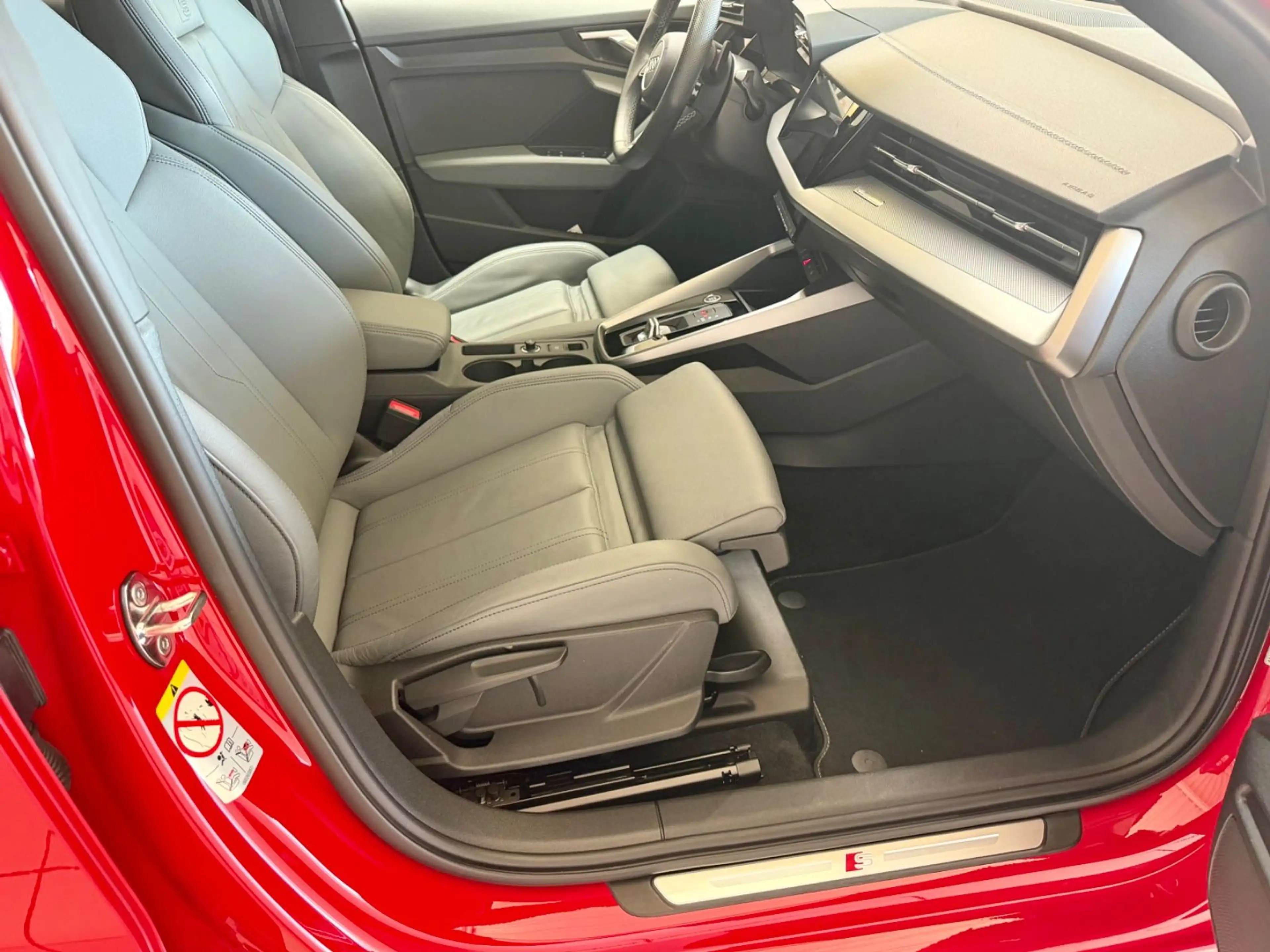 Audi A3 1,5 16V TFSI ACT advanced*S-Line*Leder*Navi* — photo 9