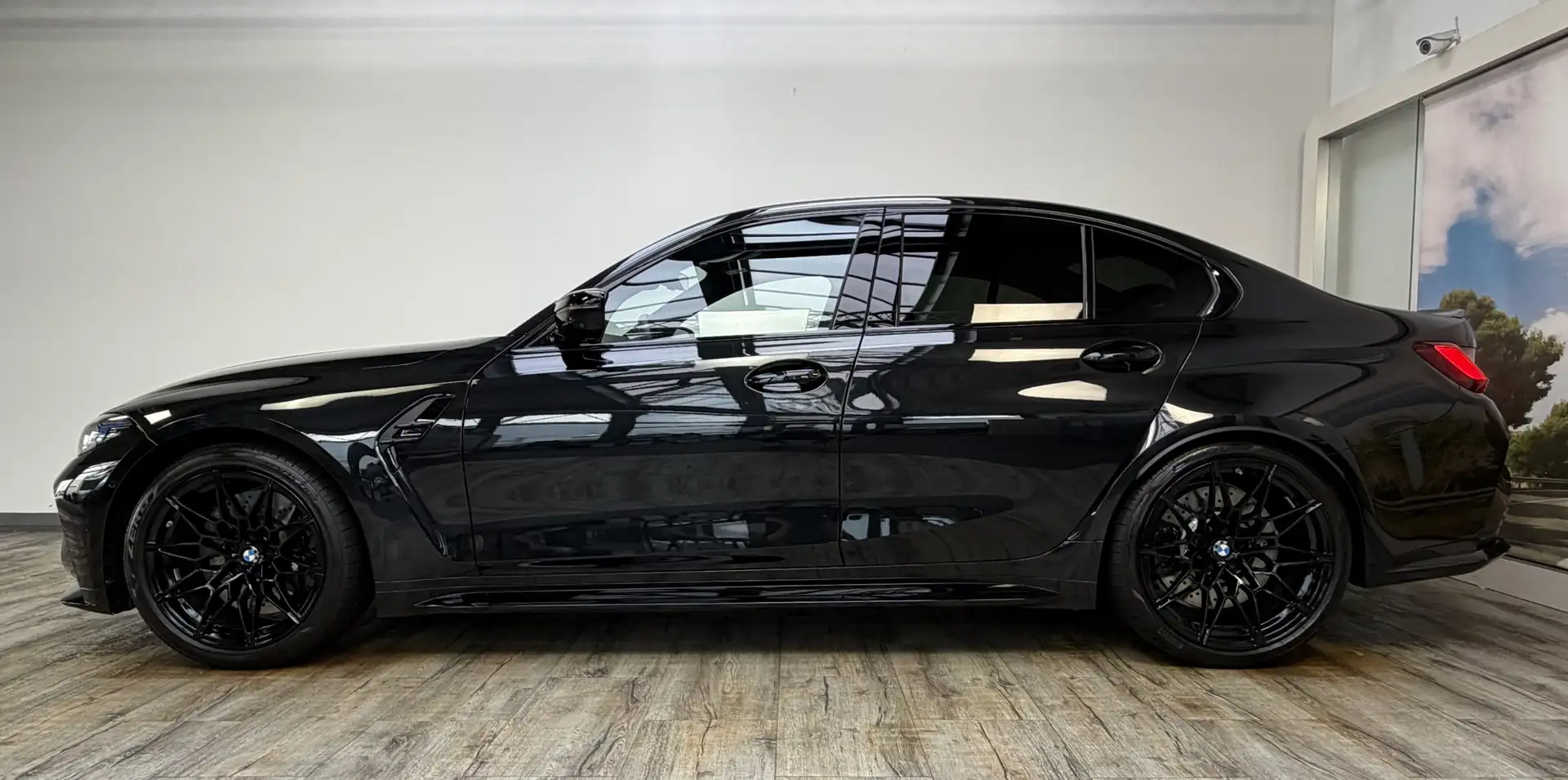 BMW M3 Sedan 2026 검정 사진 3